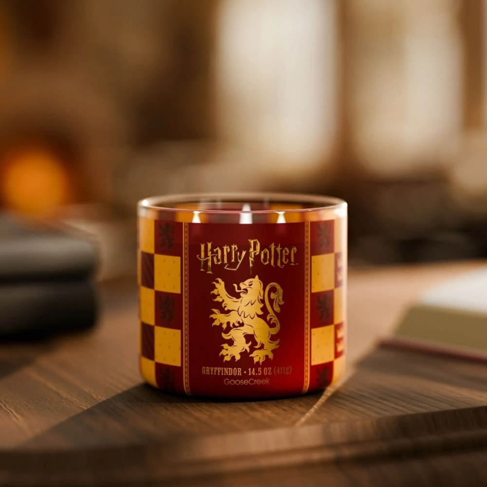 Goose Creek Harry Potter Gryffindor Candle - Picture 3 of 5